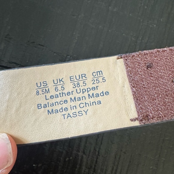 Naturalizer Women's Tassy Flat Gladiator Sandal Brown SZ 8.5 Leather - Picture 8 of 9